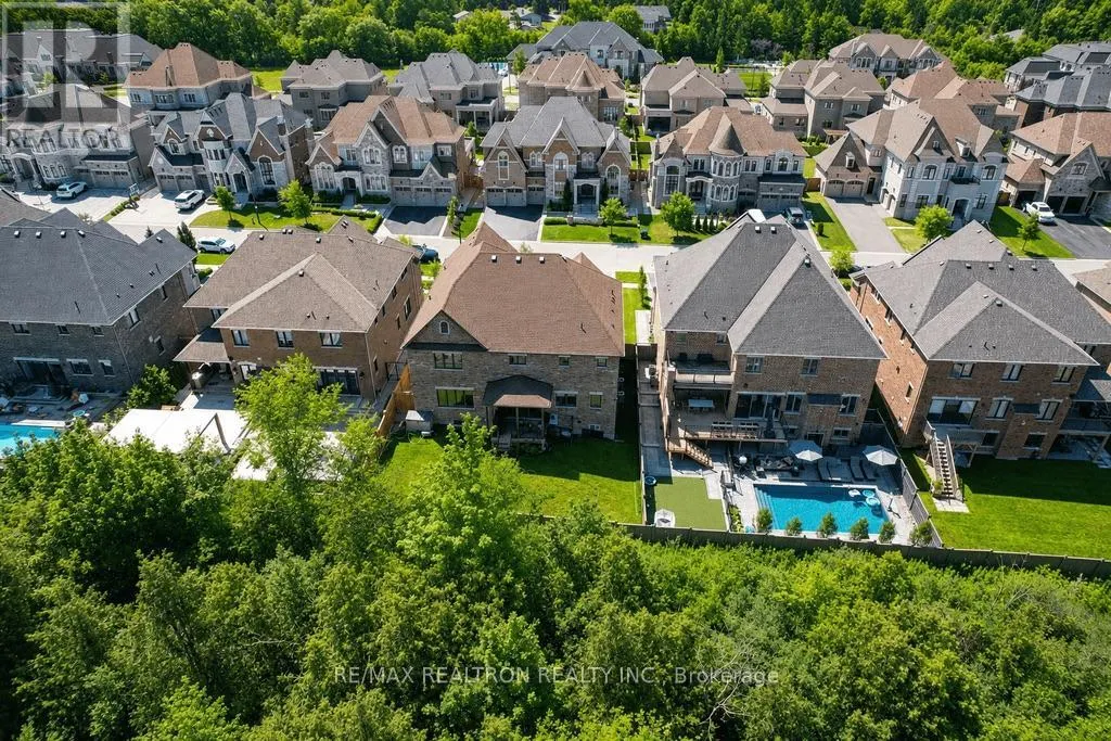 26 SIR HENRY COURT