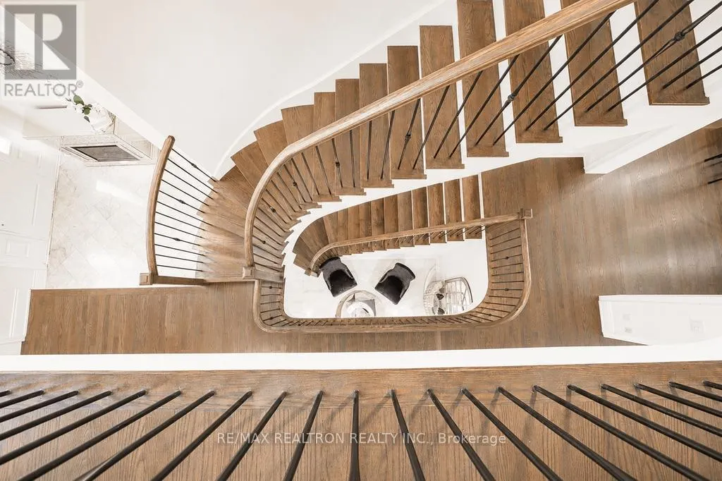26 SIR HENRY COURT