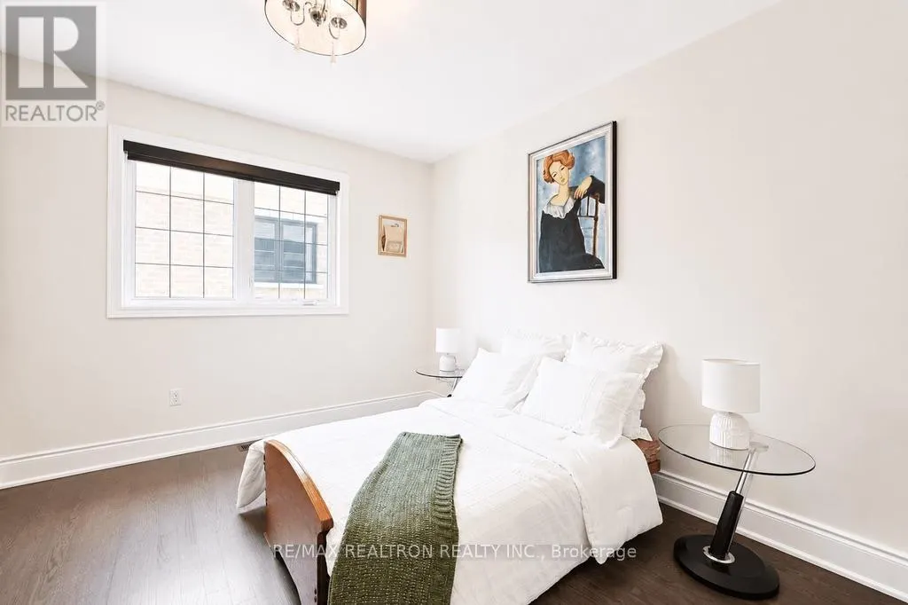 26 SIR HENRY COURT