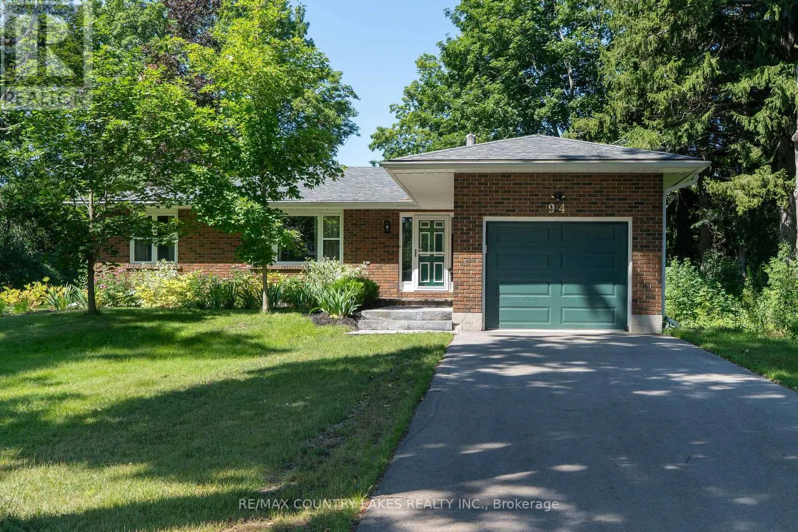 94 LAIDLAW STREET N