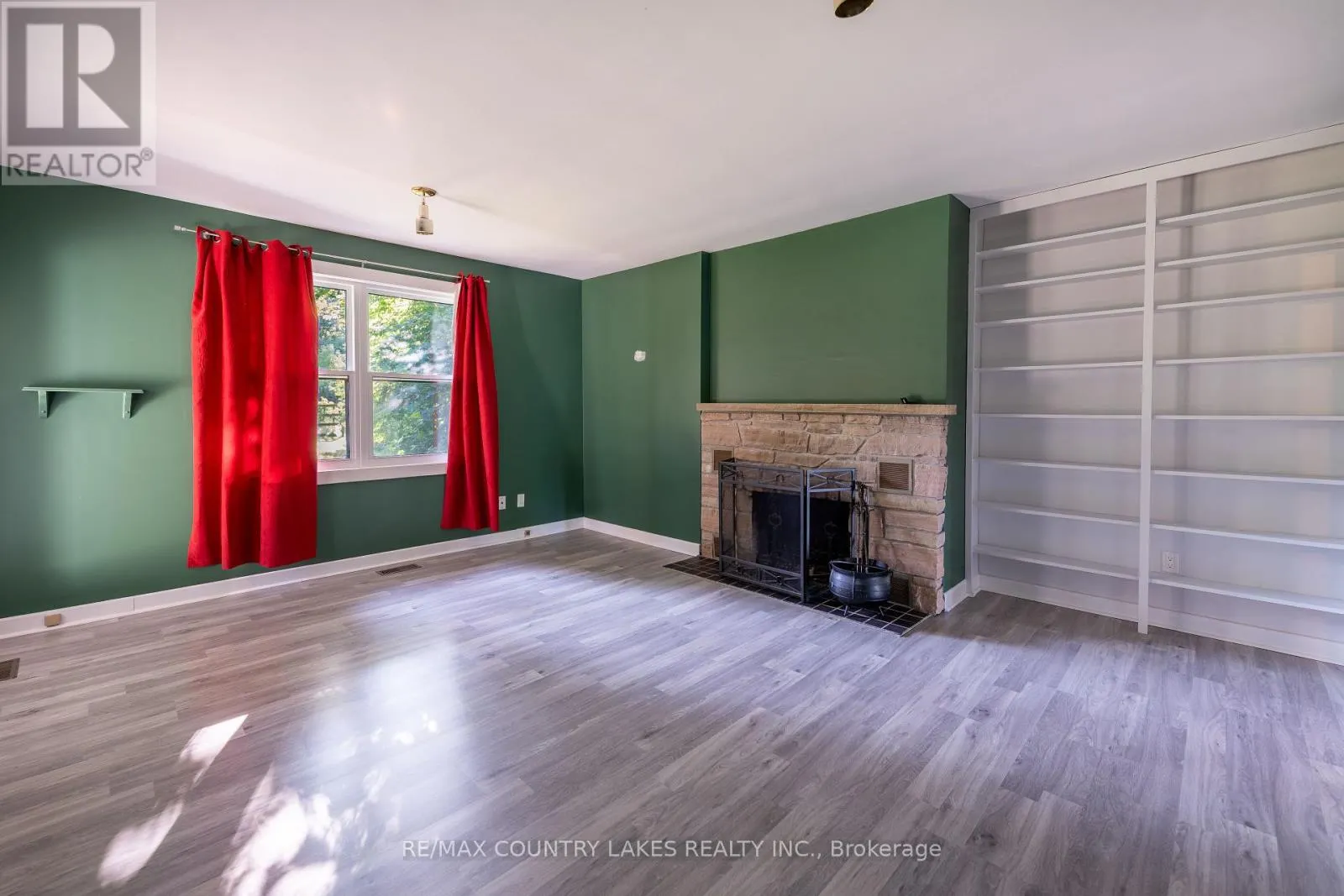 94 LAIDLAW STREET N