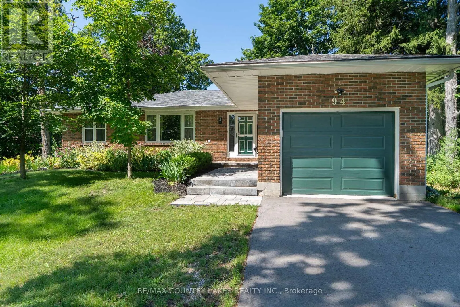 94 LAIDLAW STREET N