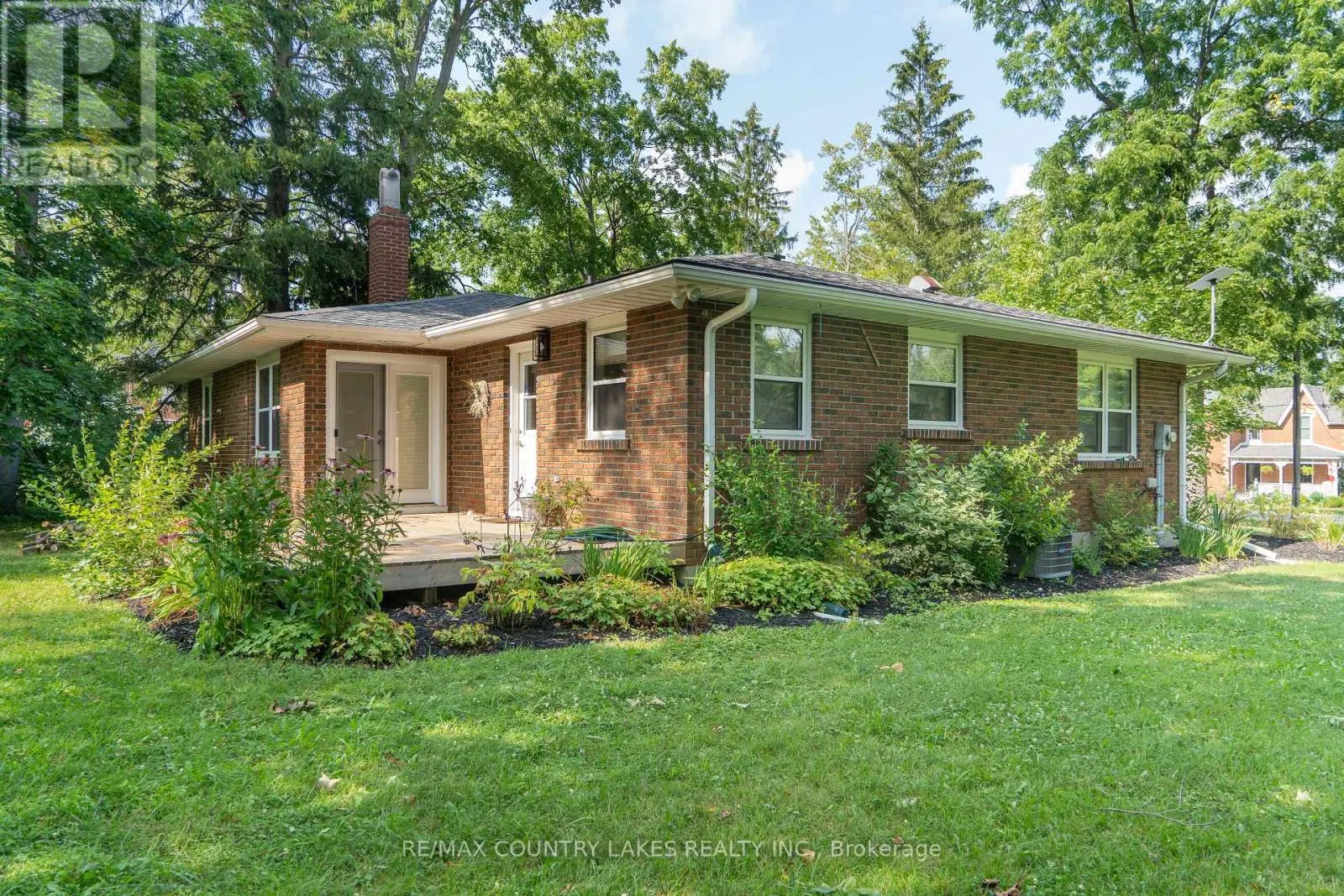94 LAIDLAW STREET N