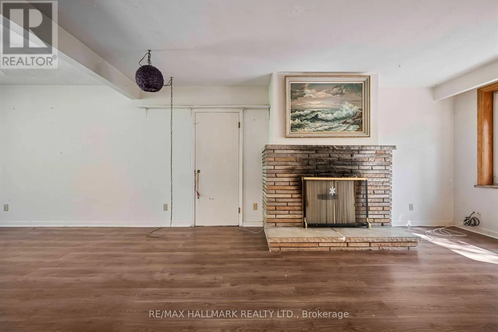 4 CRESTVIEW ROAD