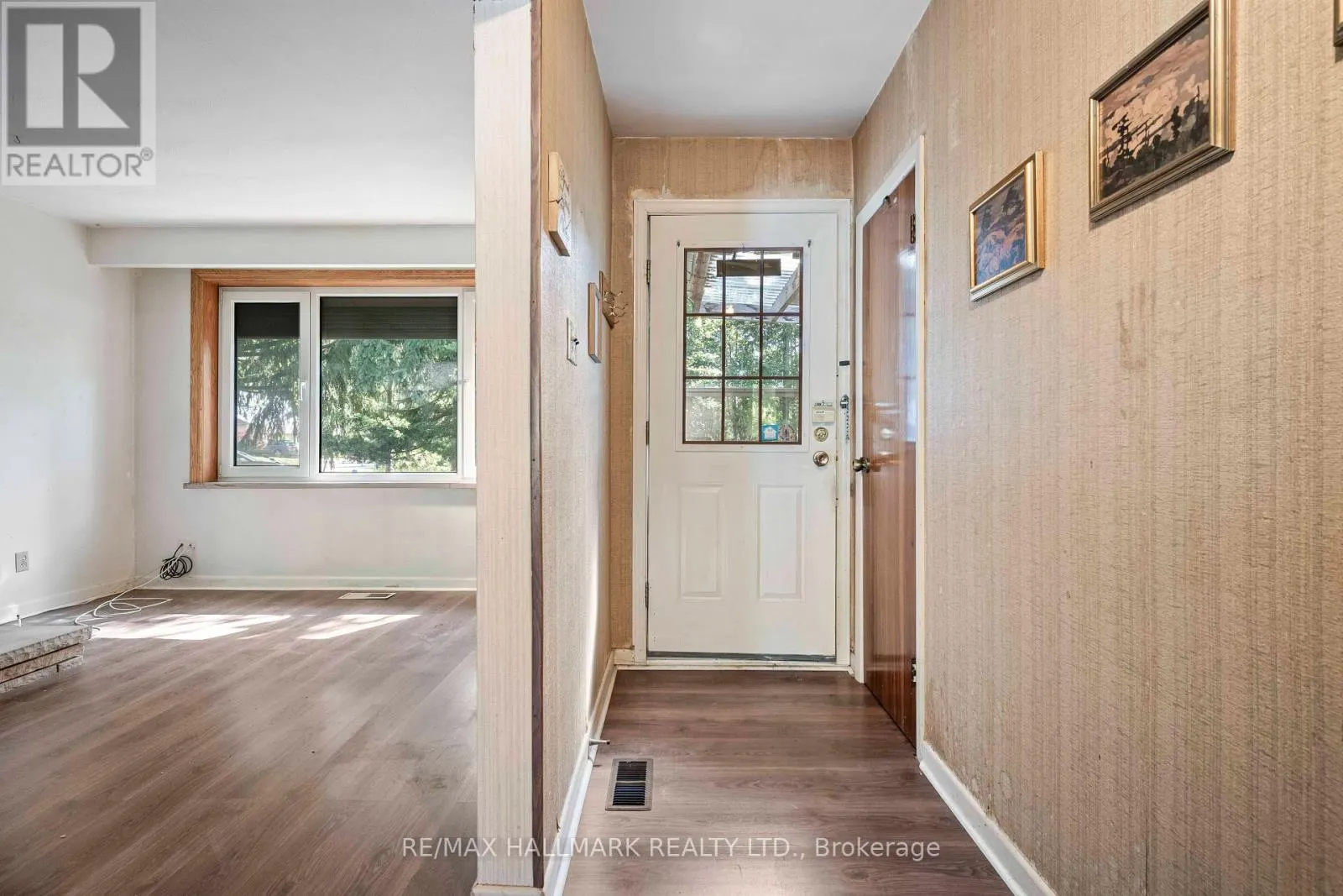 4 CRESTVIEW ROAD
