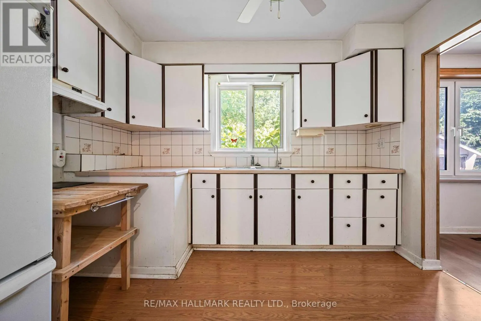 4 CRESTVIEW ROAD