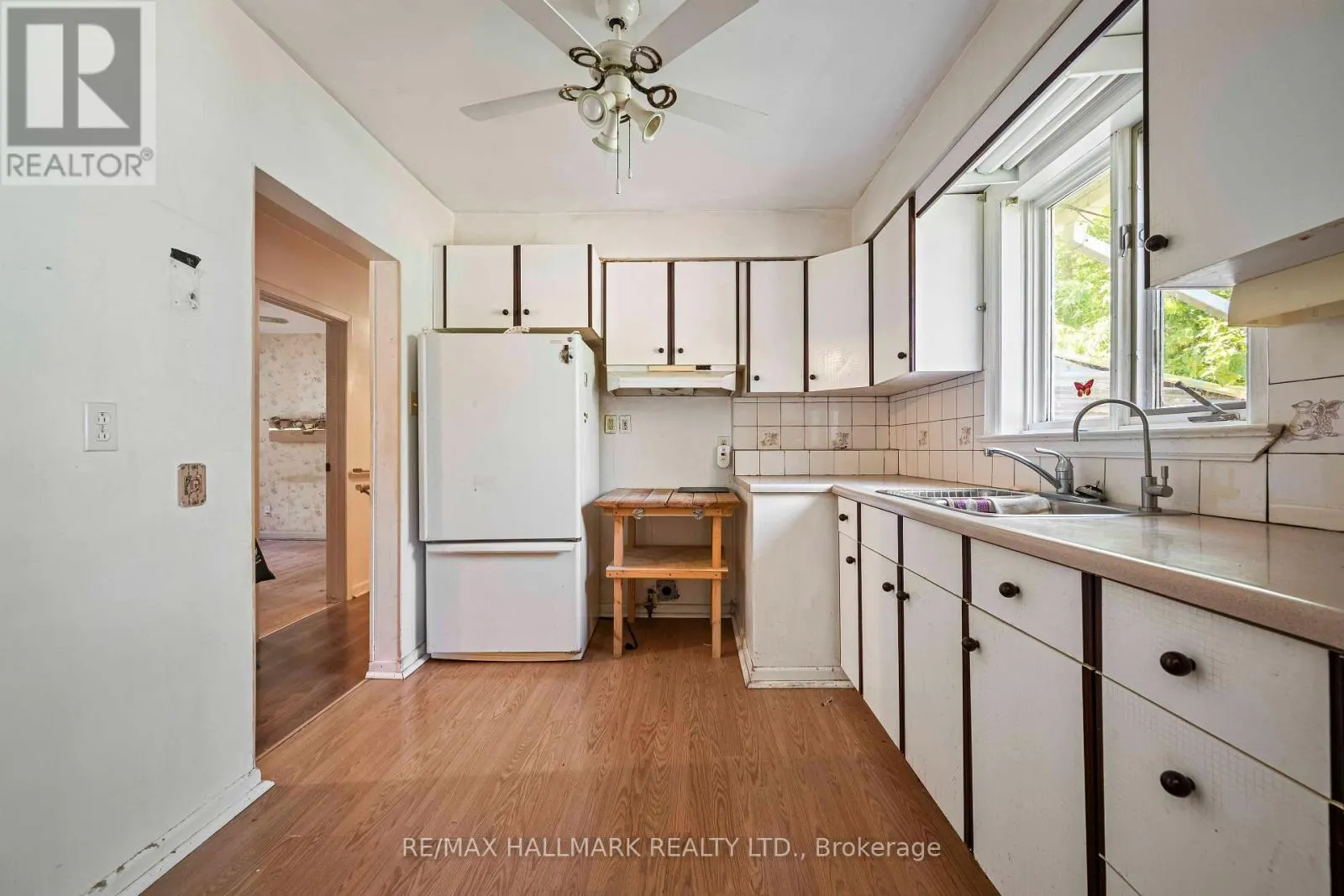 4 CRESTVIEW ROAD