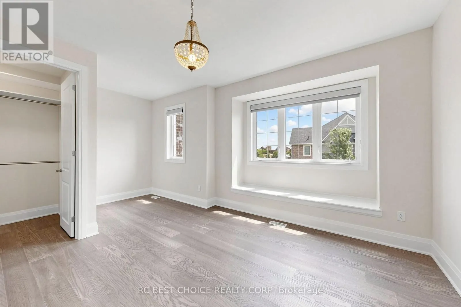 10 RIDGEPOINT ROAD