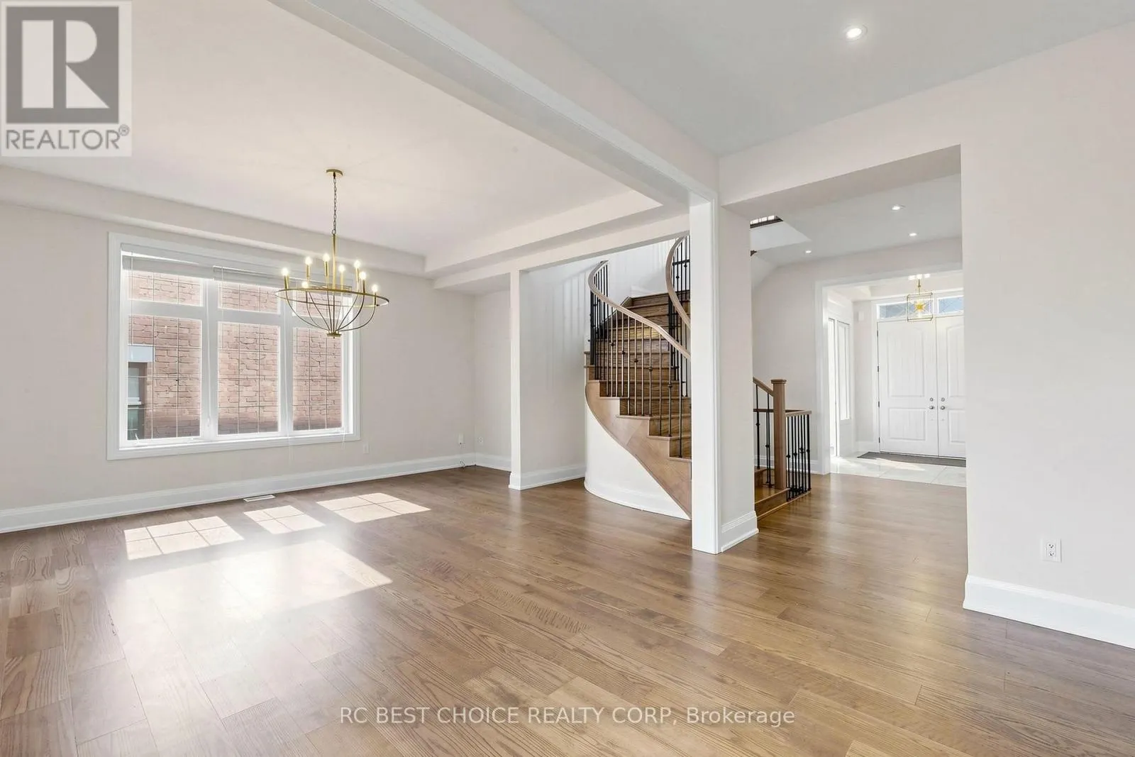 10 RIDGEPOINT ROAD