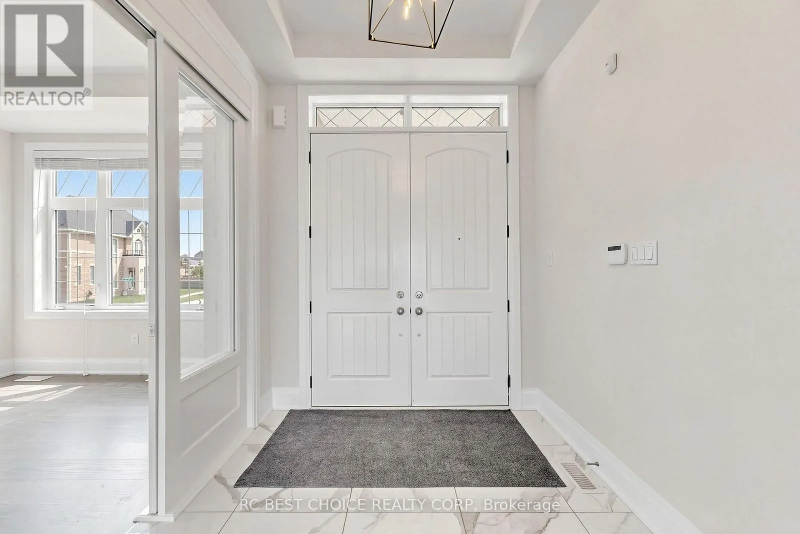 10 RIDGEPOINT ROAD