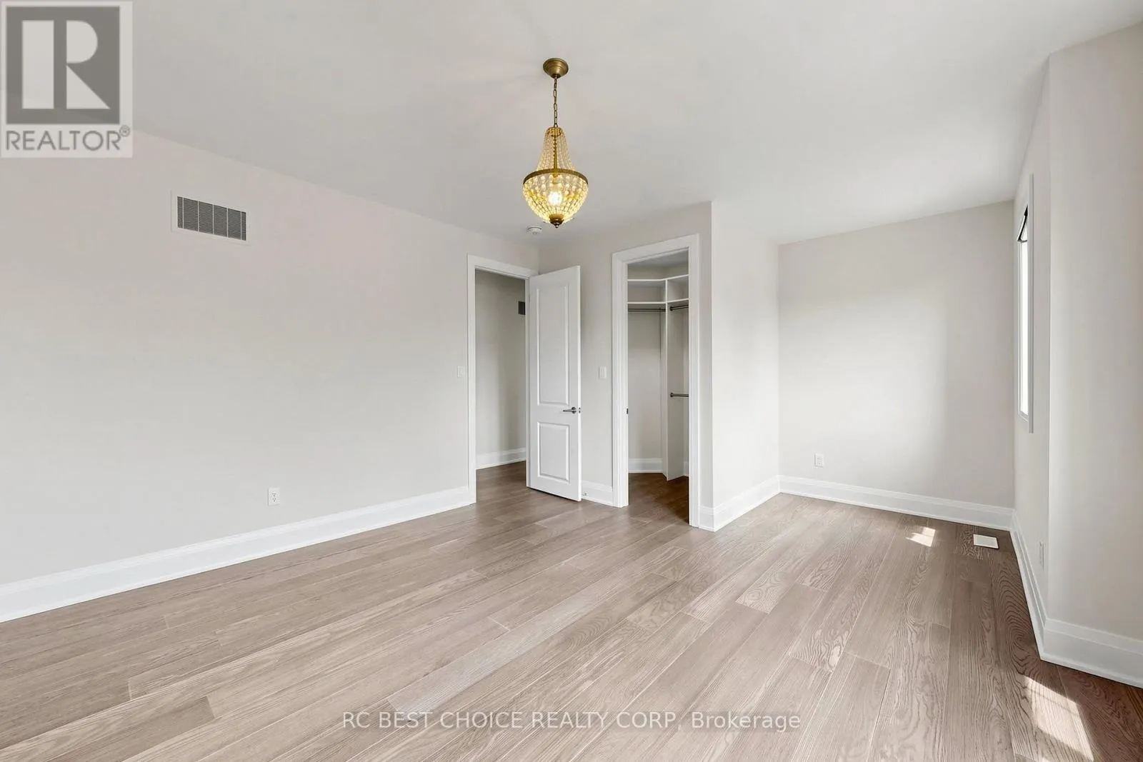 10 RIDGEPOINT ROAD