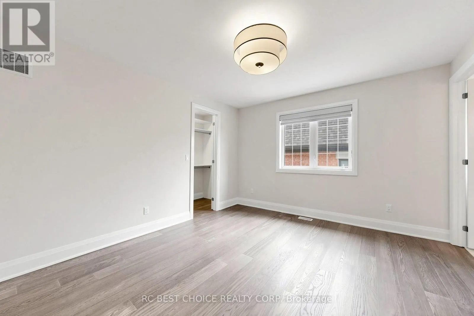 10 RIDGEPOINT ROAD