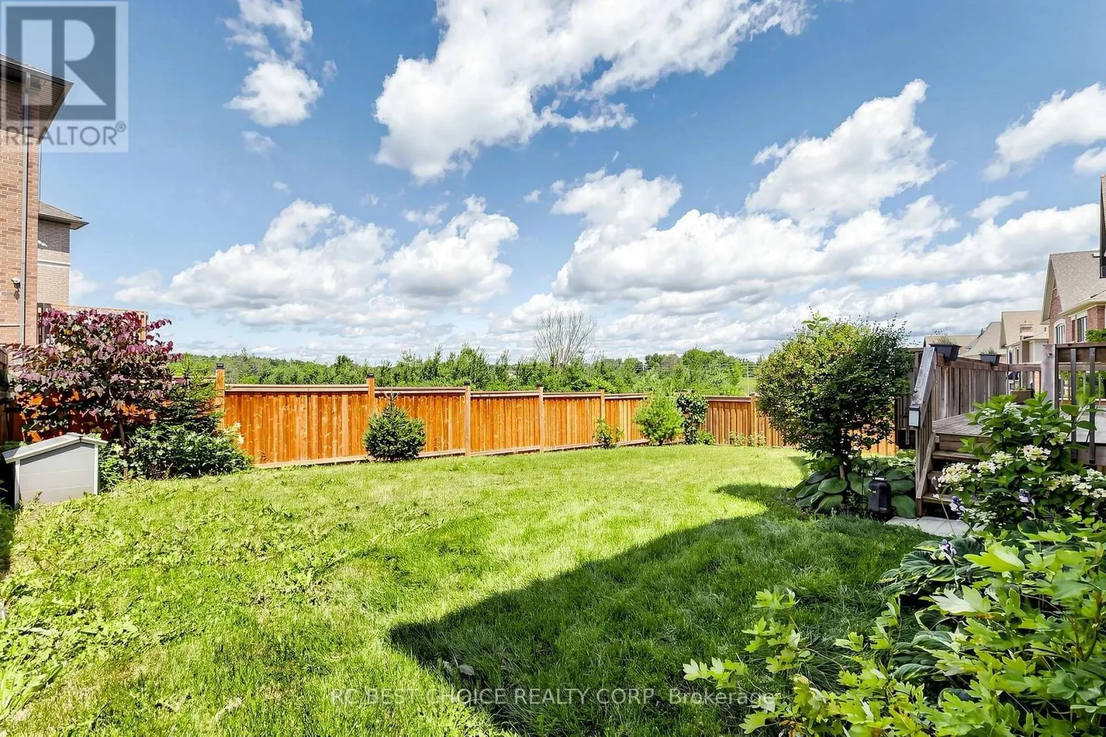 10 RIDGEPOINT ROAD