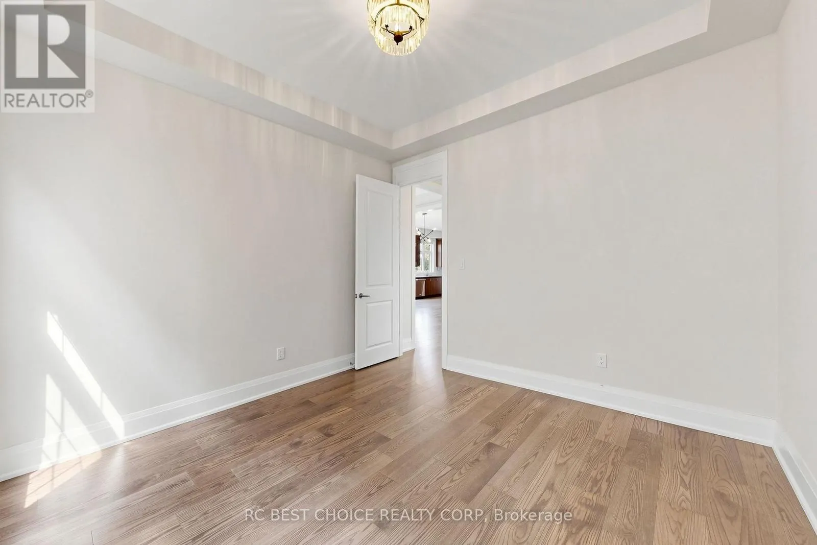 10 RIDGEPOINT ROAD