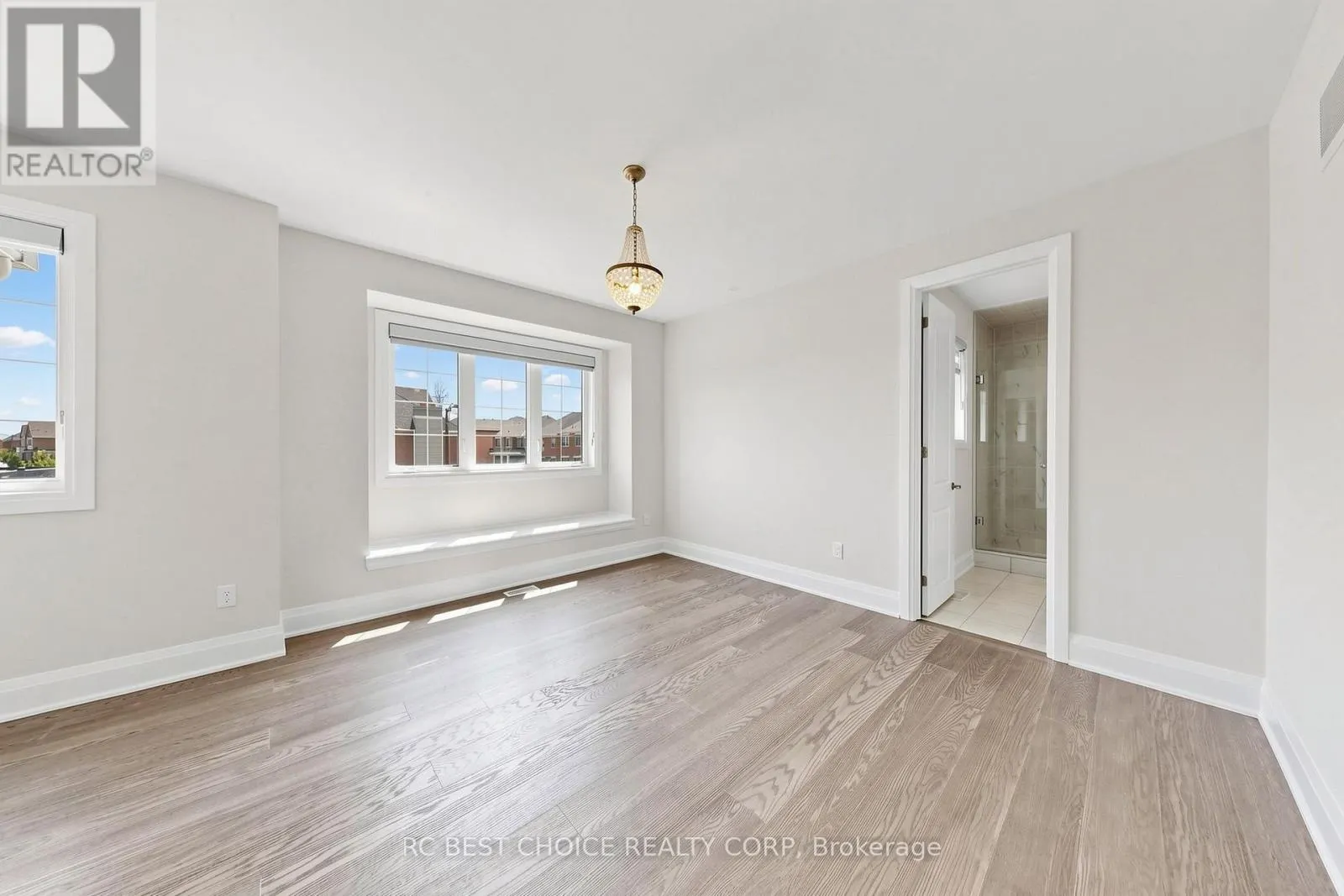10 RIDGEPOINT ROAD