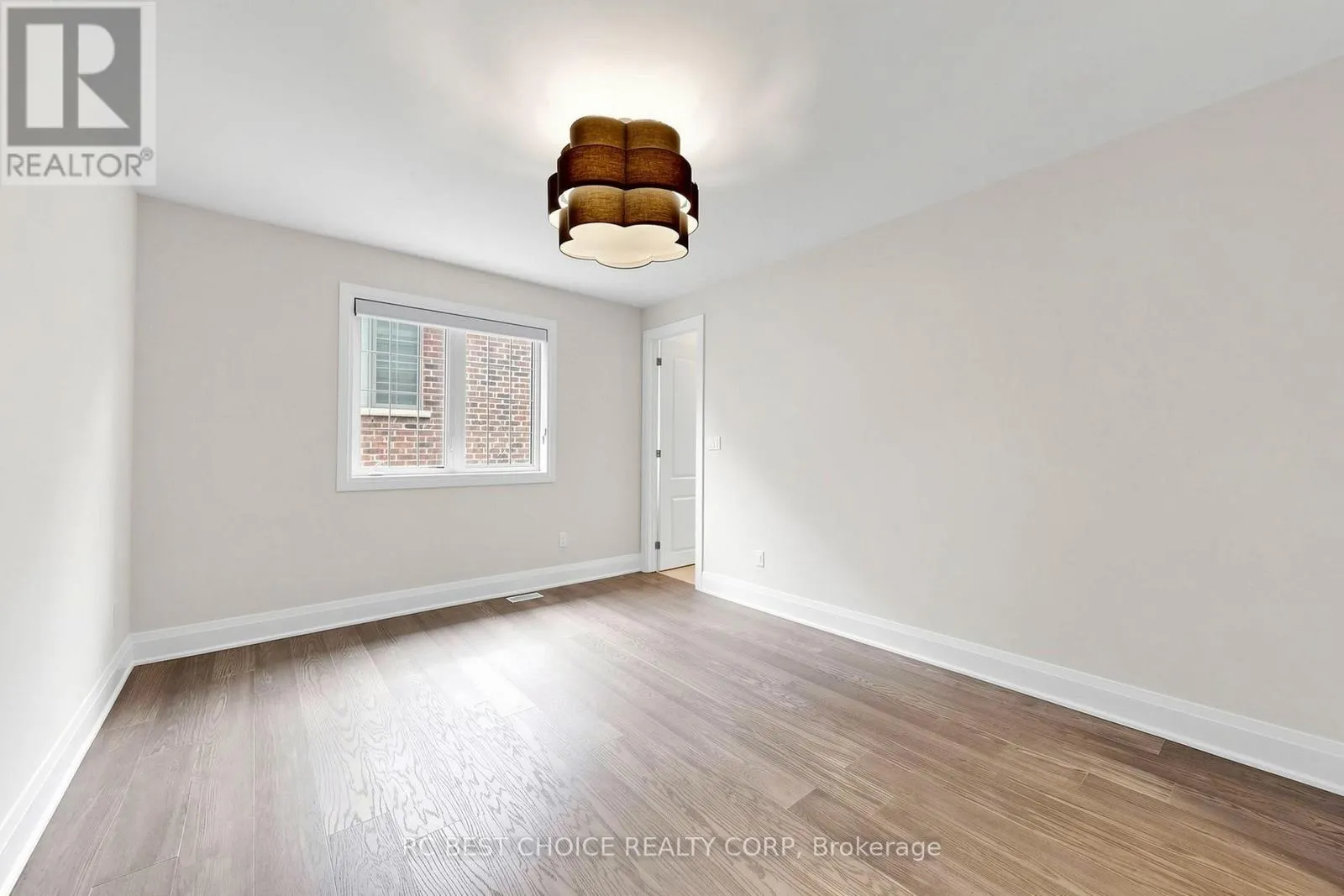10 RIDGEPOINT ROAD