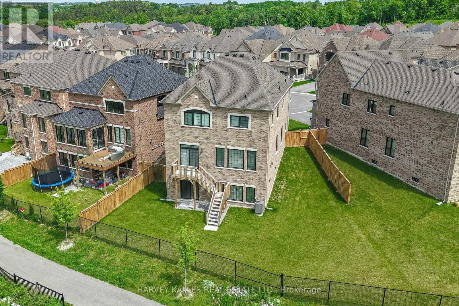 4 MEADOW VISTA CRESCENT
