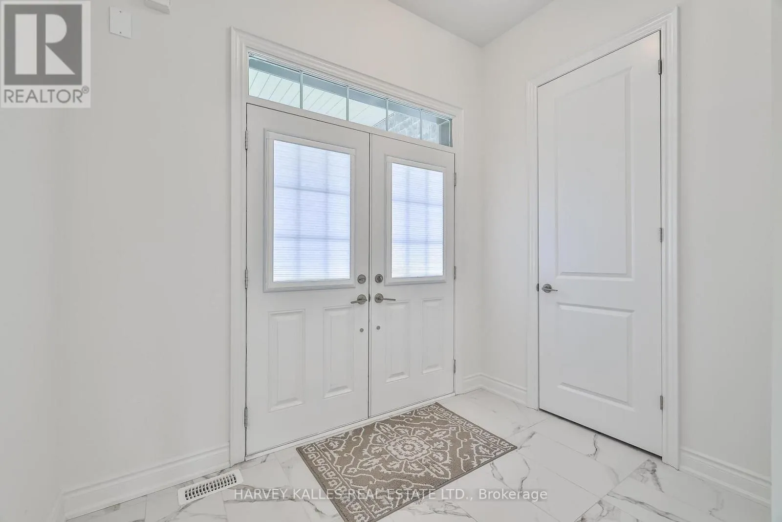 4 MEADOW VISTA CRESCENT