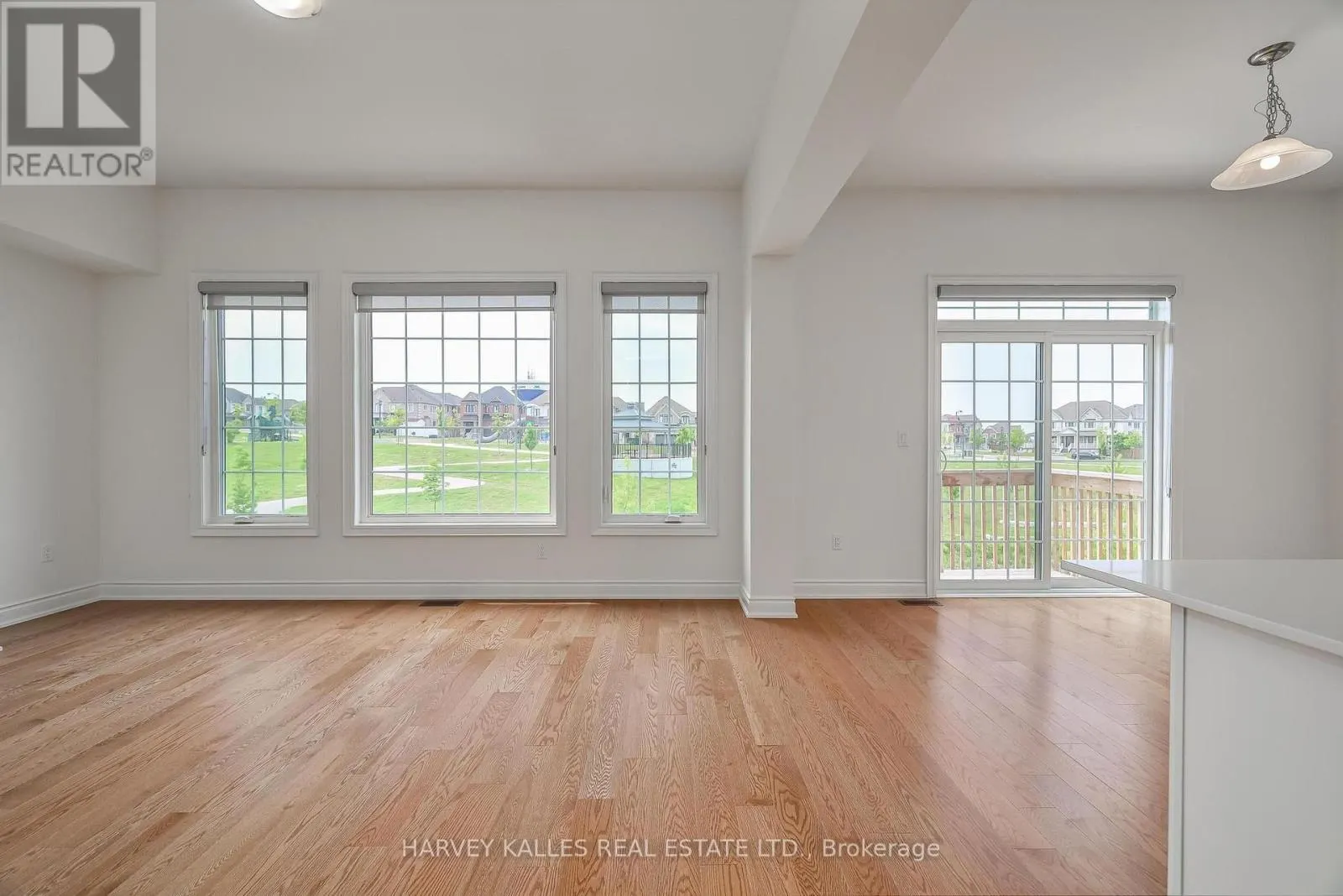 4 MEADOW VISTA CRESCENT
