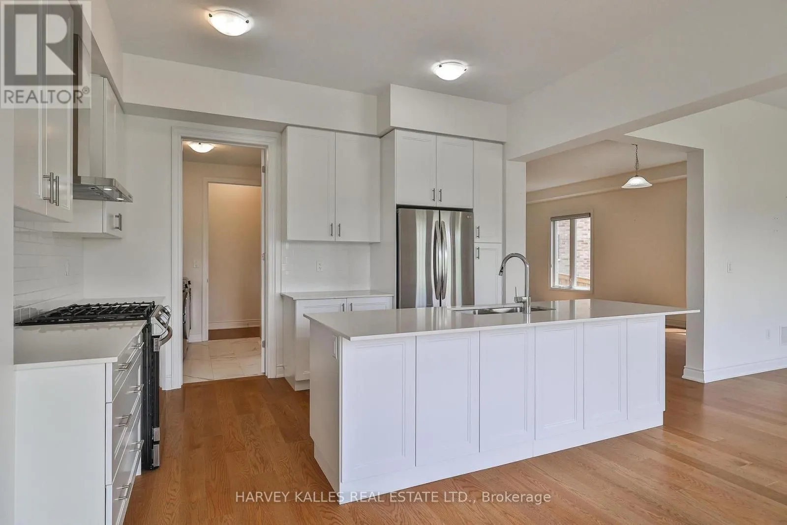 4 MEADOW VISTA CRESCENT