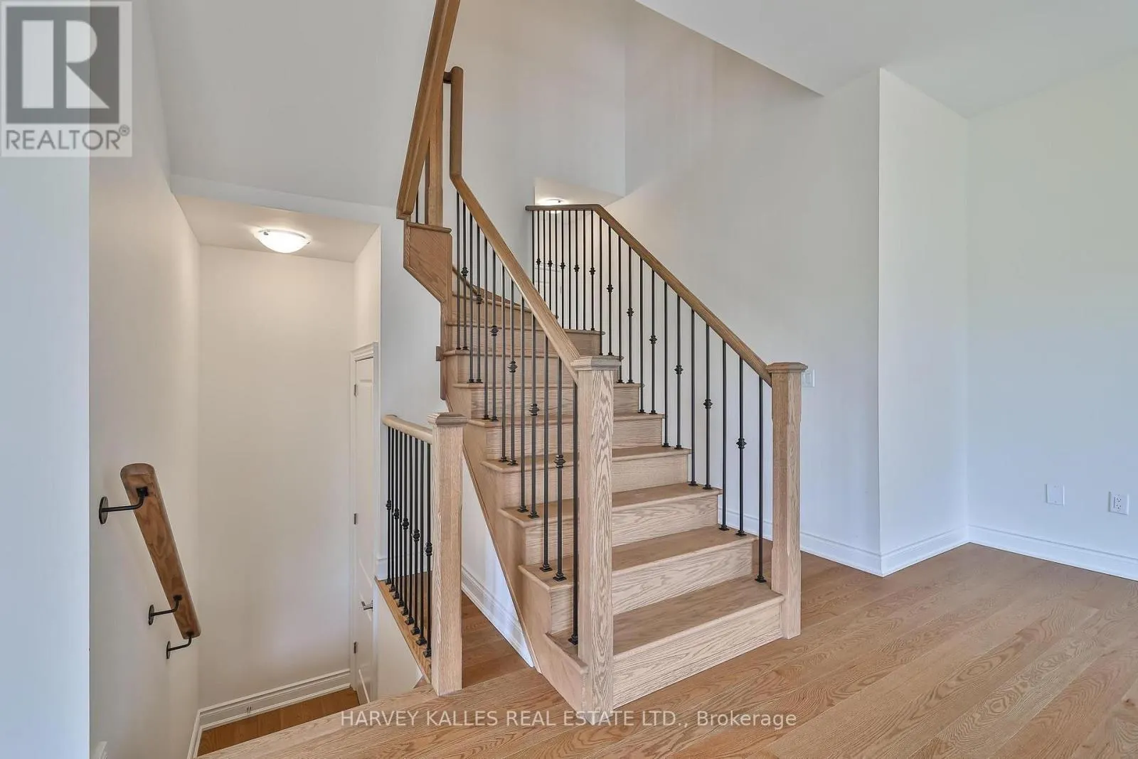 4 MEADOW VISTA CRESCENT