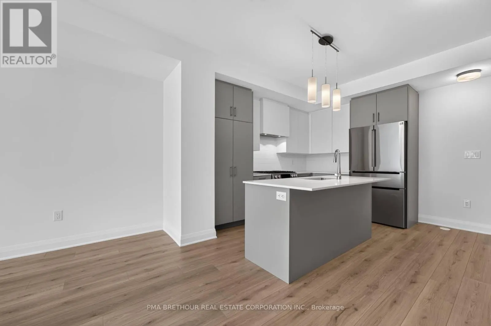 52 BURLEIGH MEWS