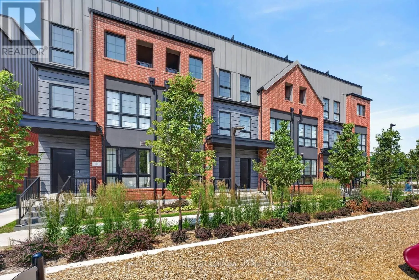 52 BURLEIGH MEWS