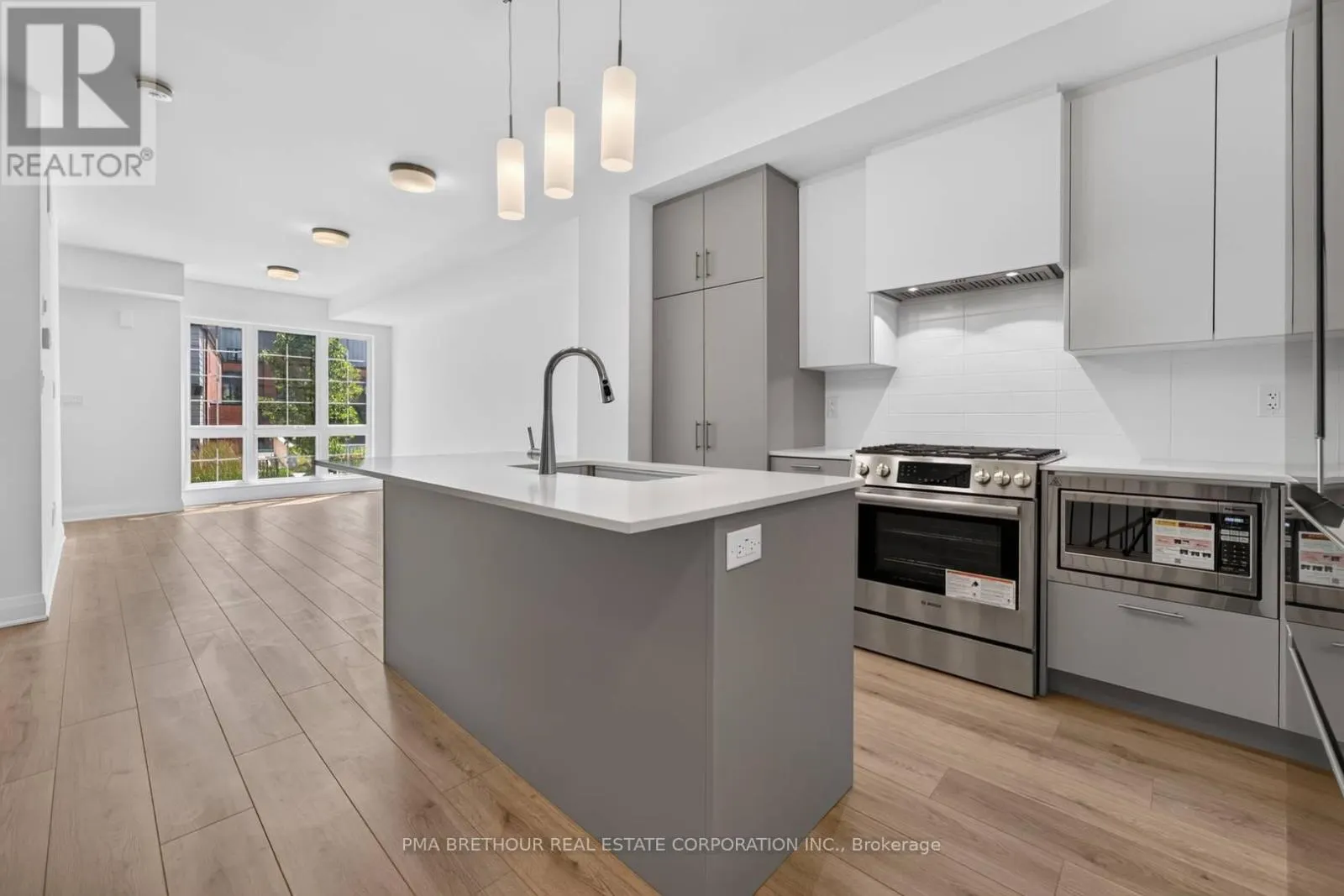 52 BURLEIGH MEWS