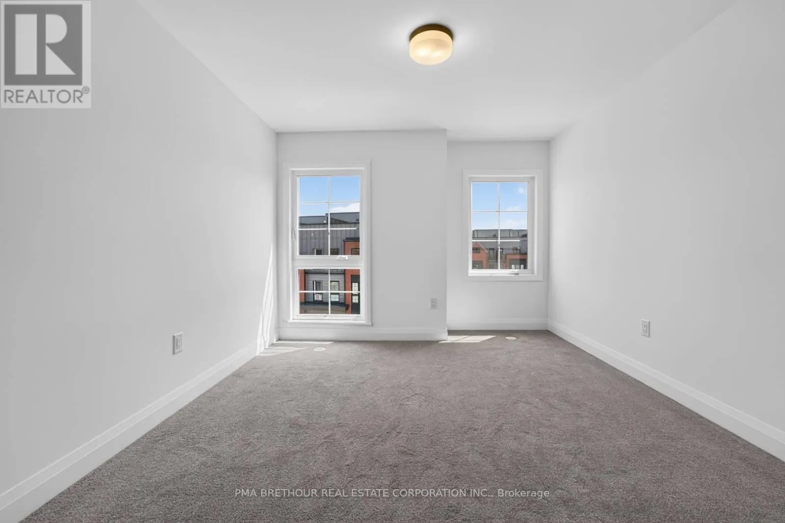 52 BURLEIGH MEWS