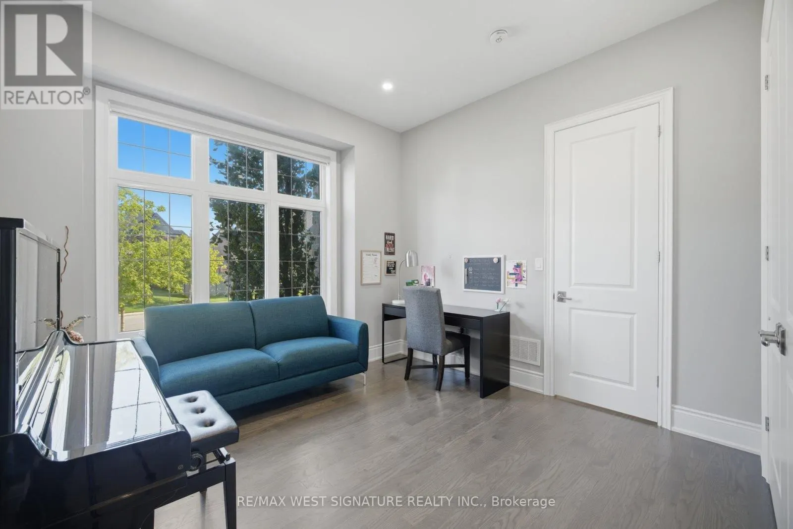 56 SIR HENRY COURT