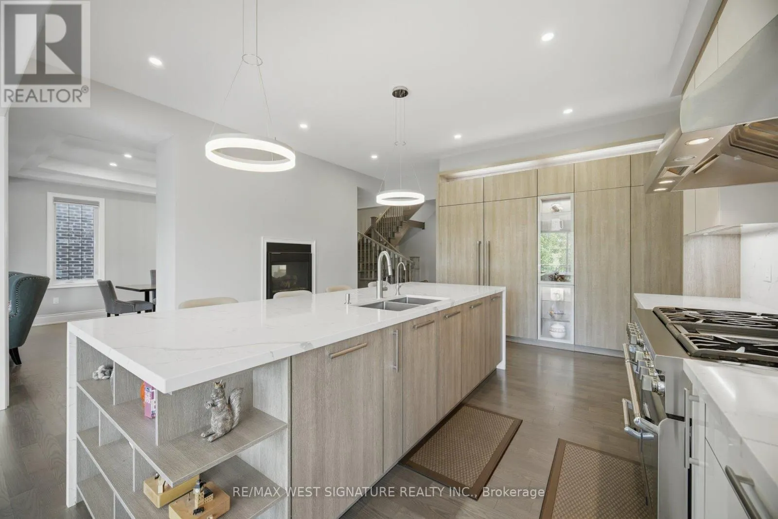 56 SIR HENRY COURT