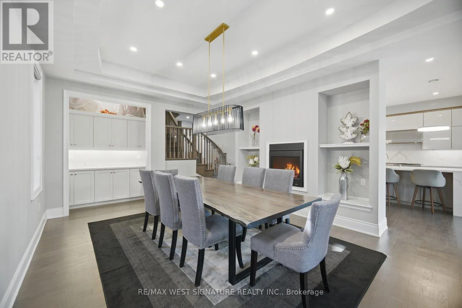 56 SIR HENRY COURT