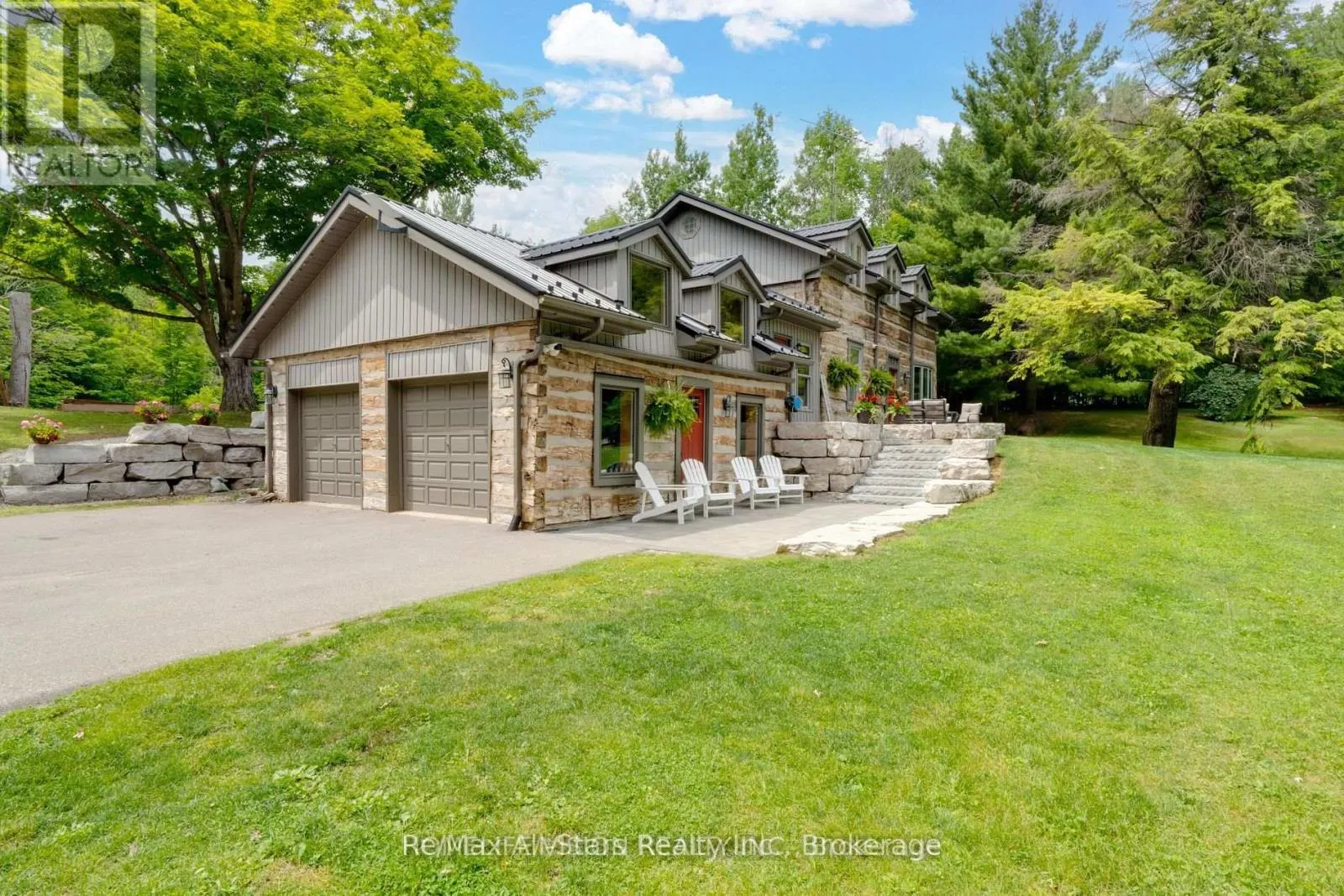 24 THE PINES LANE