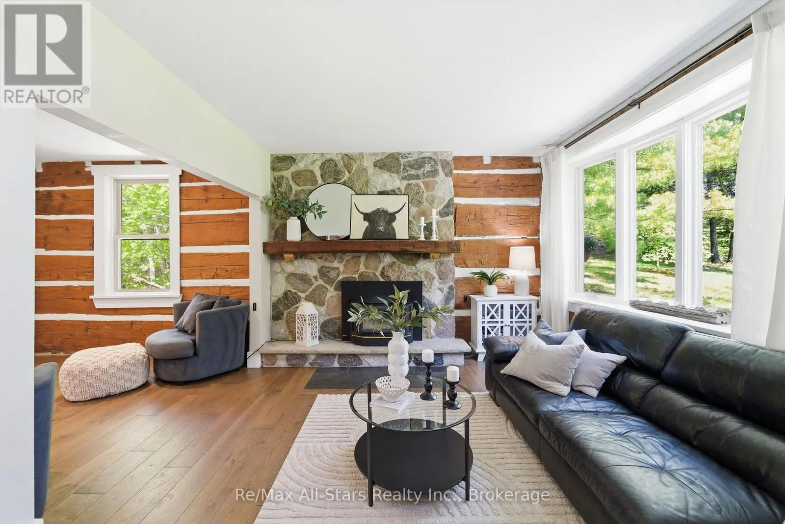 24 THE PINES LANE