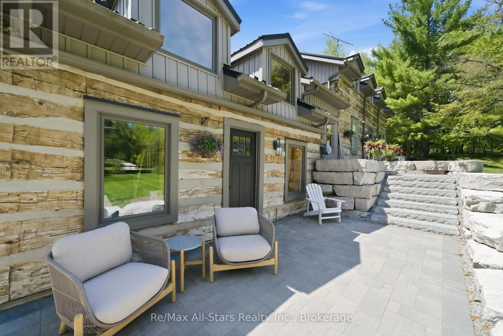 24 THE PINES LANE
