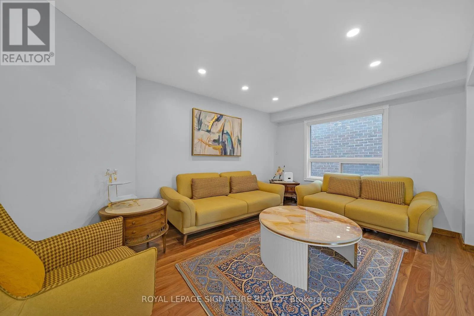 107 ROXBOROUGH LANE
