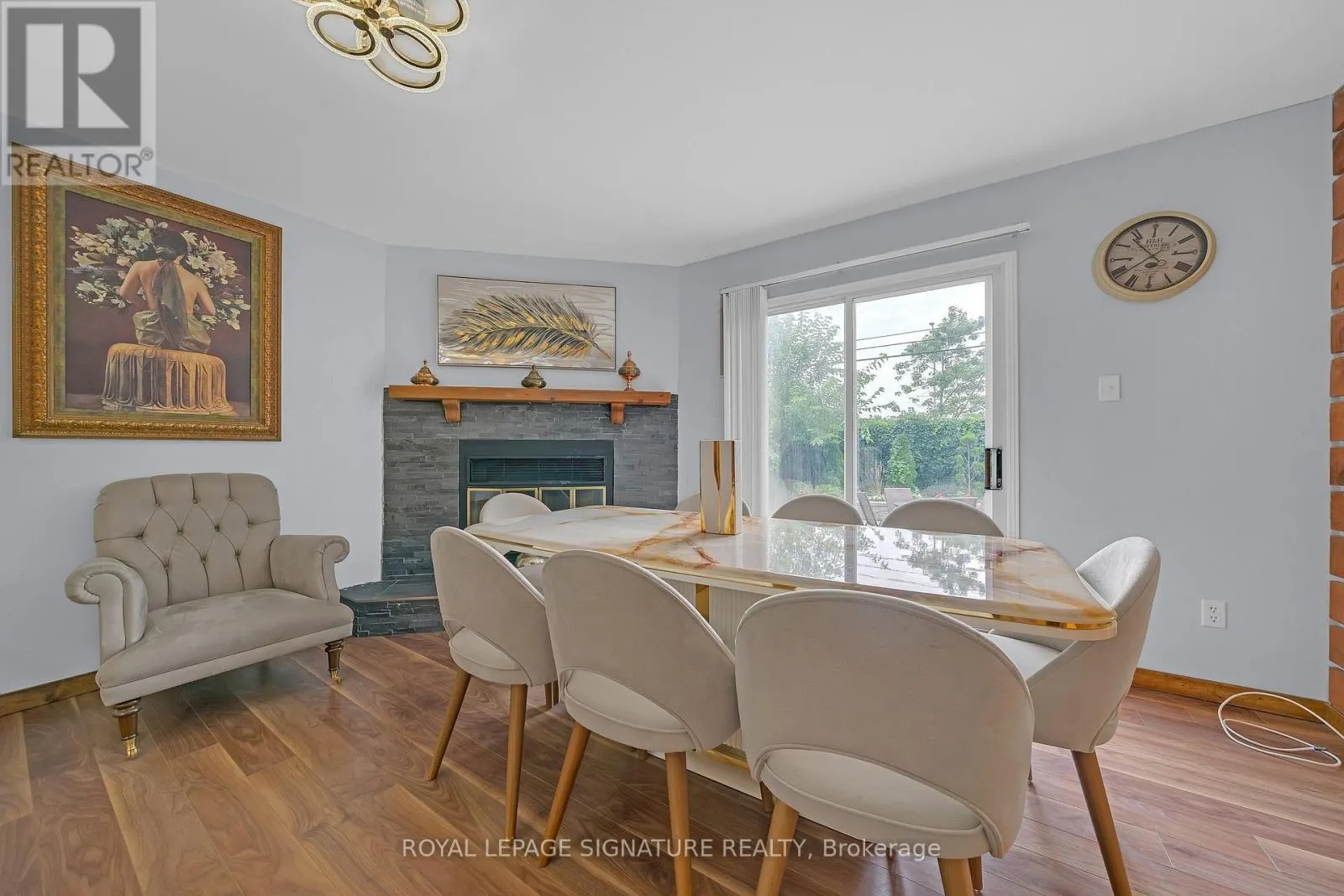 107 ROXBOROUGH LANE