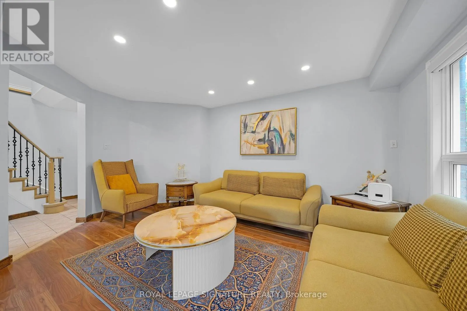 107 ROXBOROUGH LANE