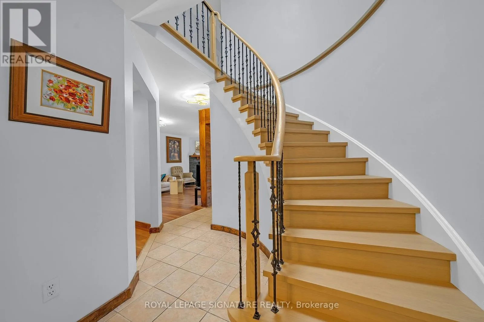 107 ROXBOROUGH LANE
