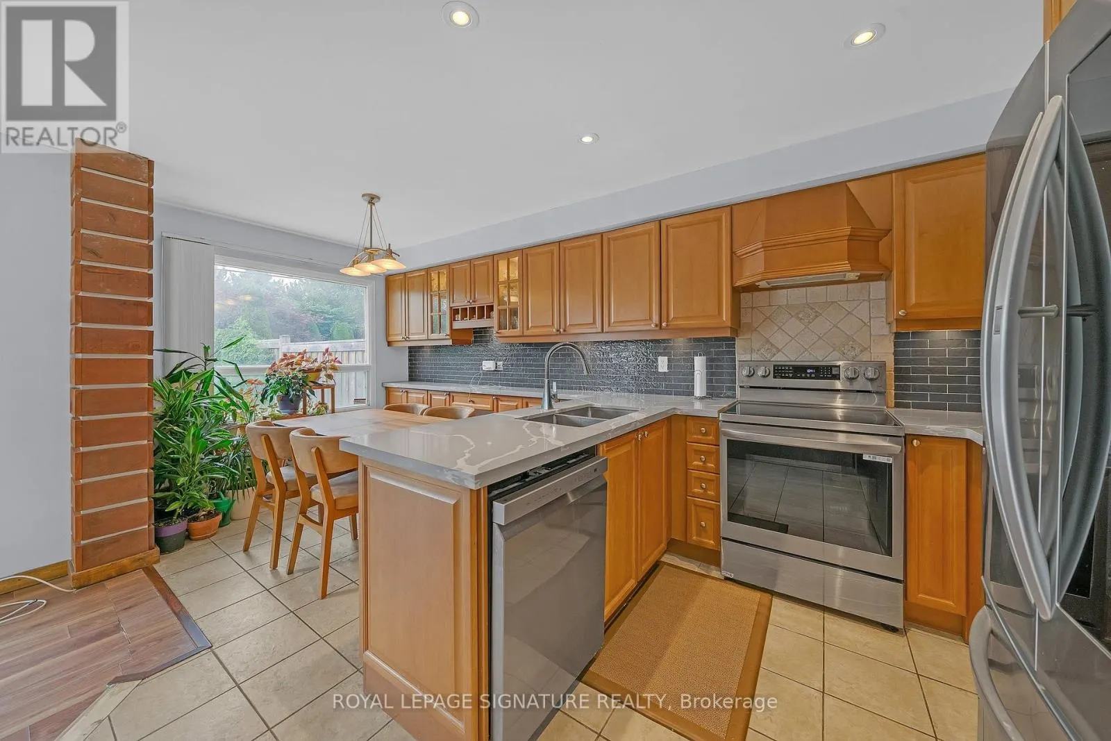 107 ROXBOROUGH LANE
