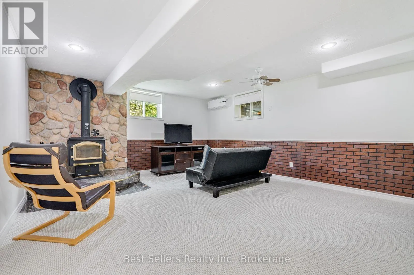 14 PIONEER RIDGE COURT