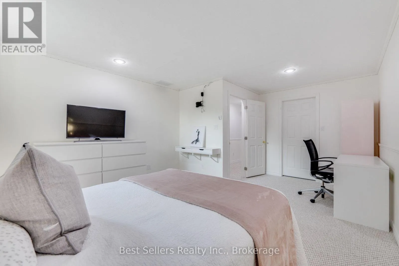 14 PIONEER RIDGE COURT