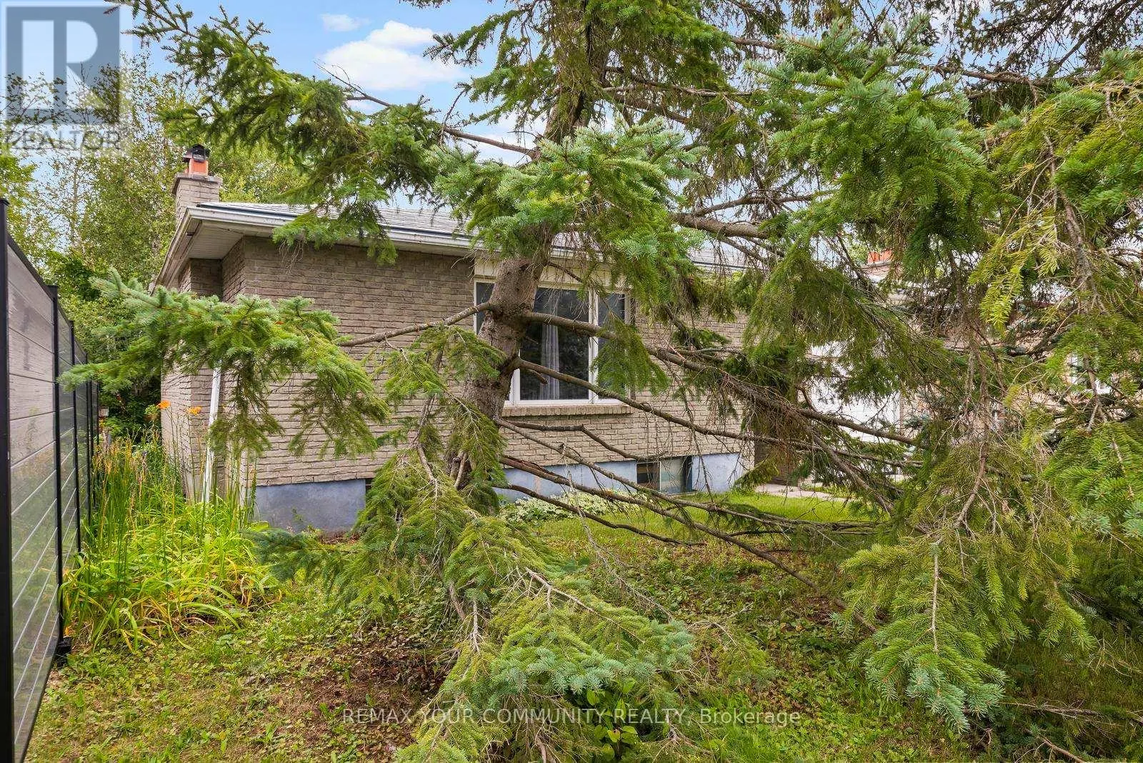 566 HIGHLAND CRESCENT