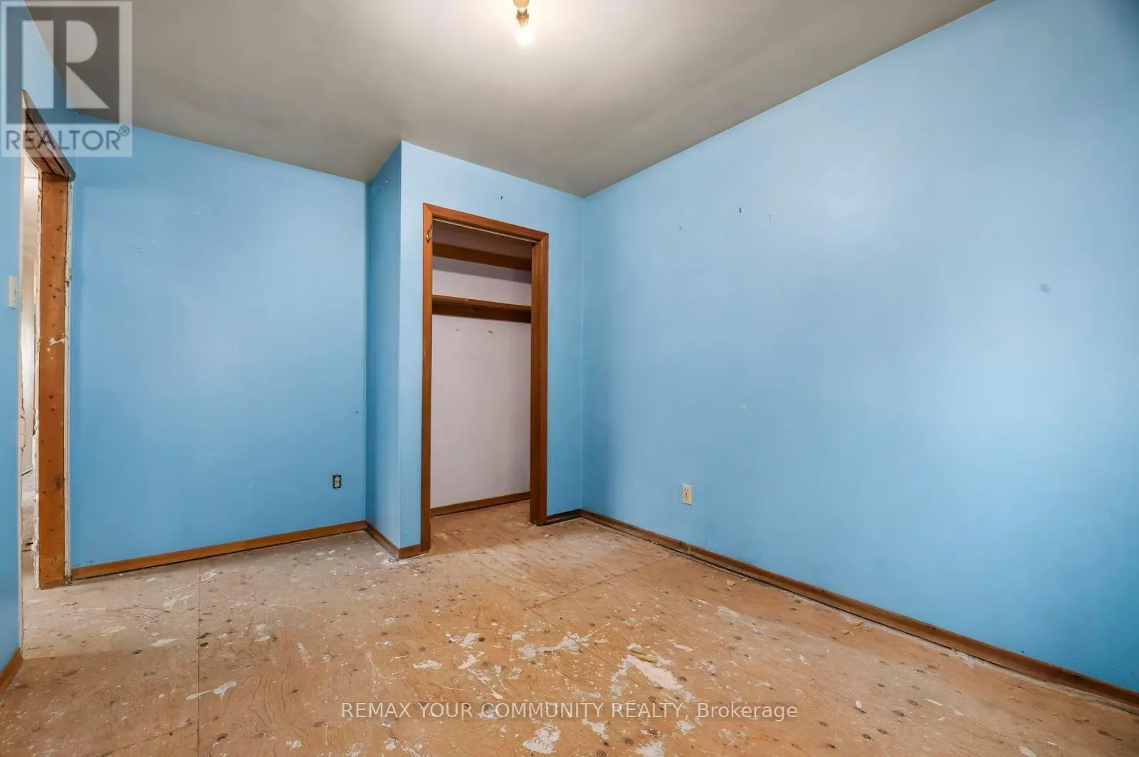 566 HIGHLAND CRESCENT