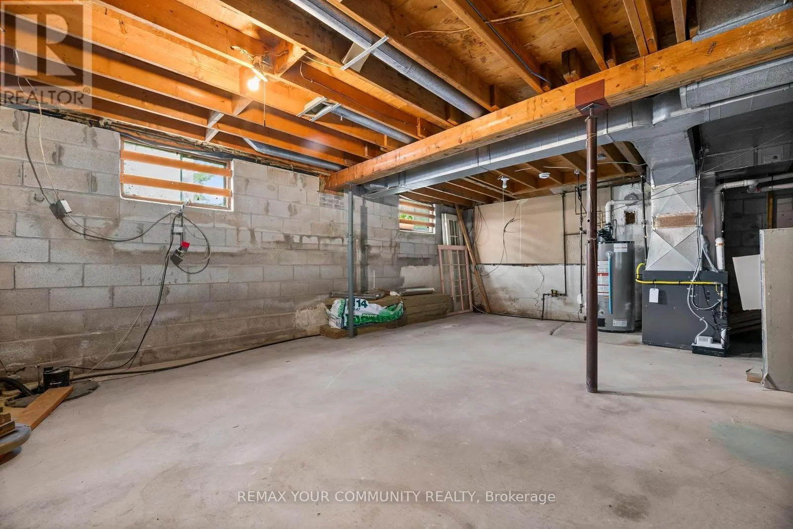 566 HIGHLAND CRESCENT