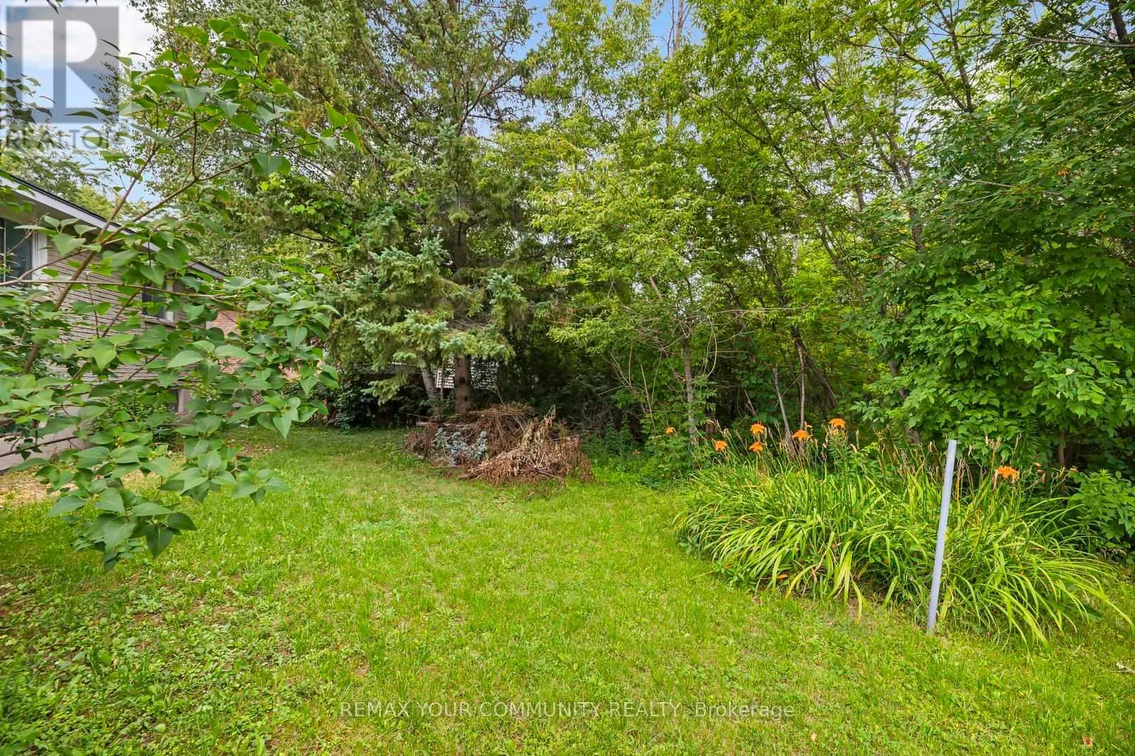 566 HIGHLAND CRESCENT