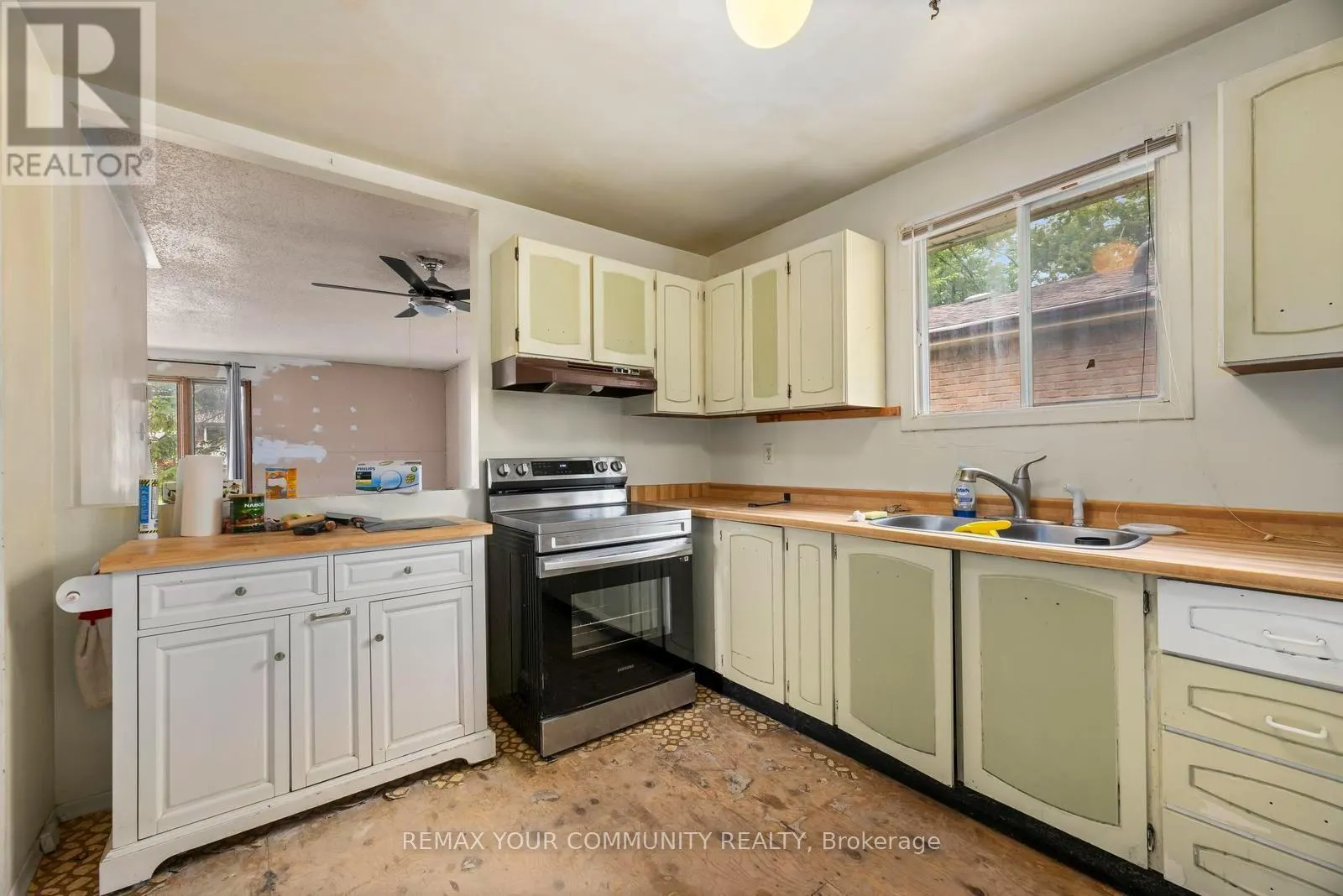 566 HIGHLAND CRESCENT