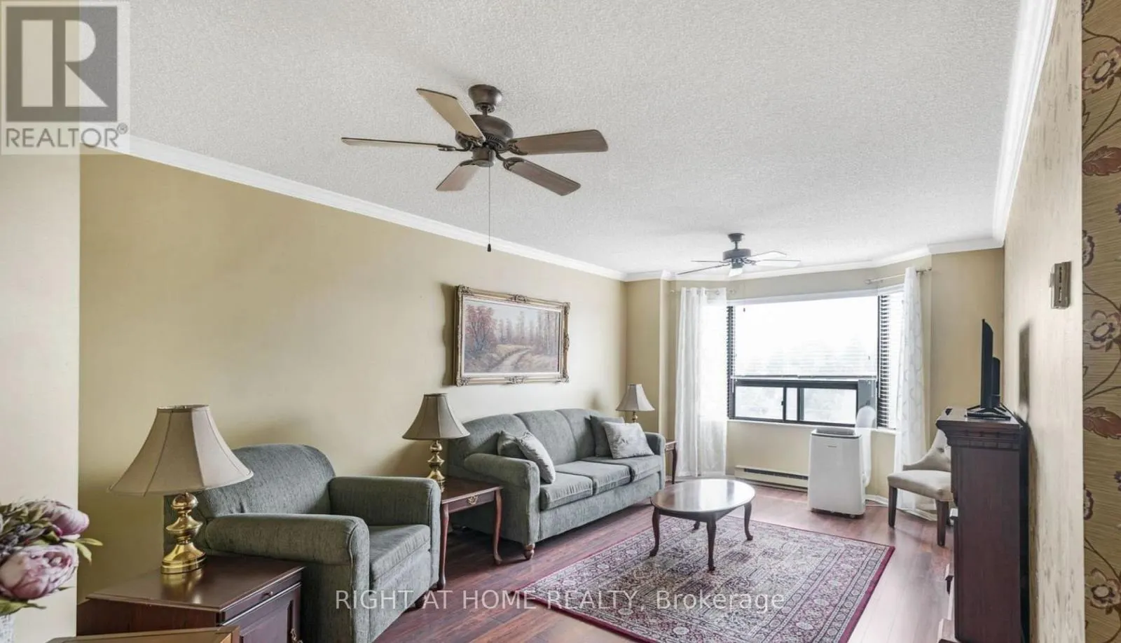 402 - 41 ASH STREET