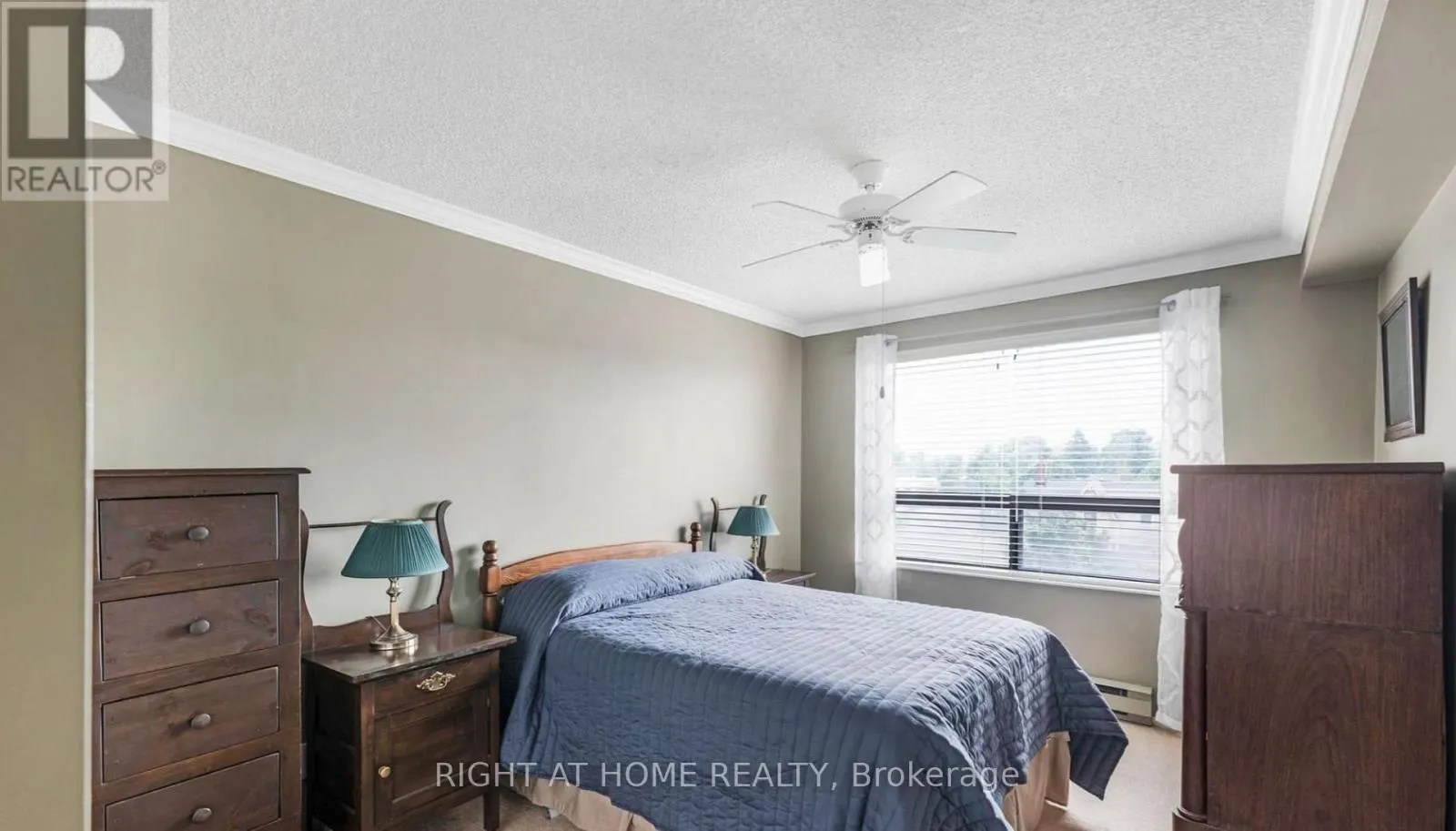 402 - 41 ASH STREET