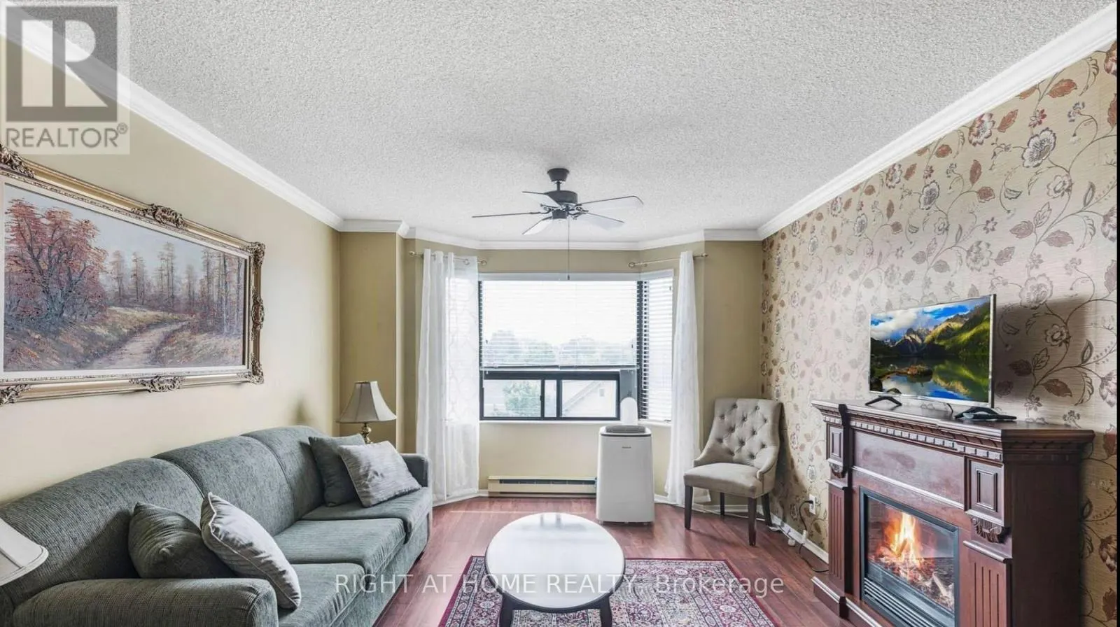 402 - 41 ASH STREET